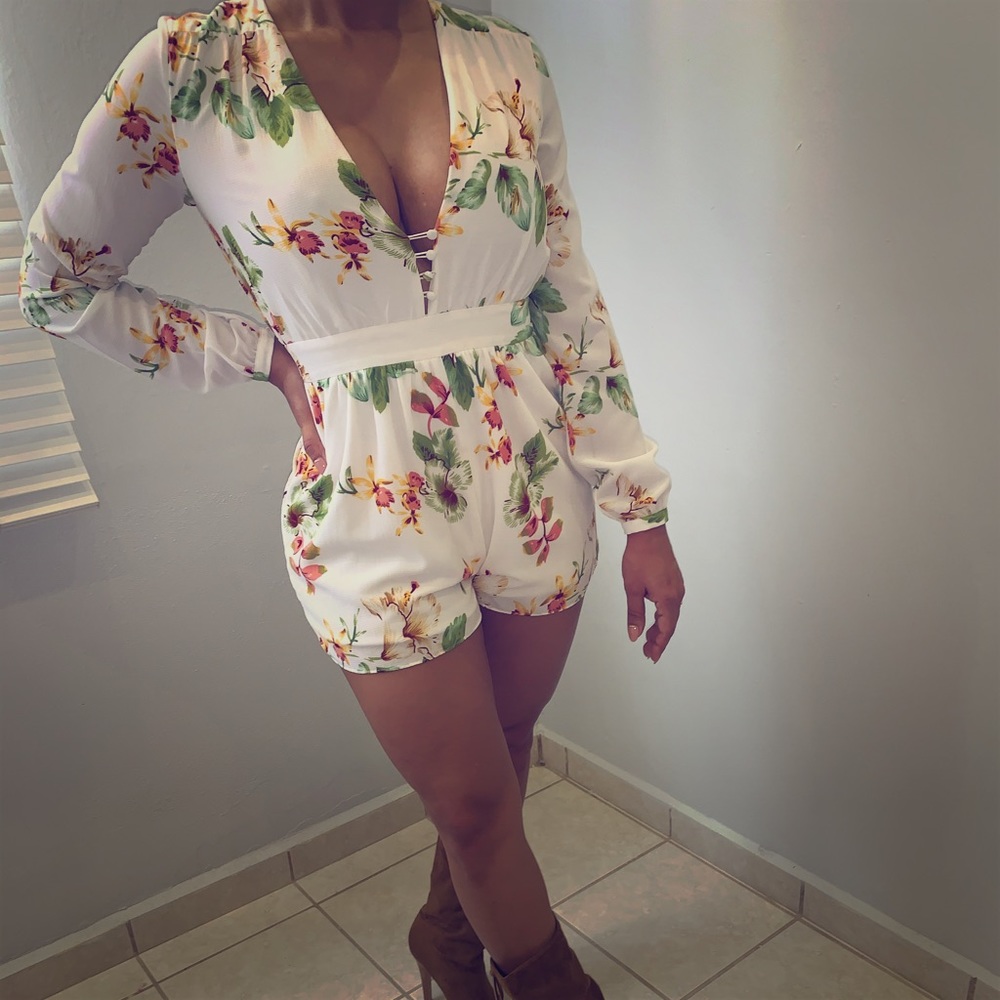 Romper - Picture 2 of 4